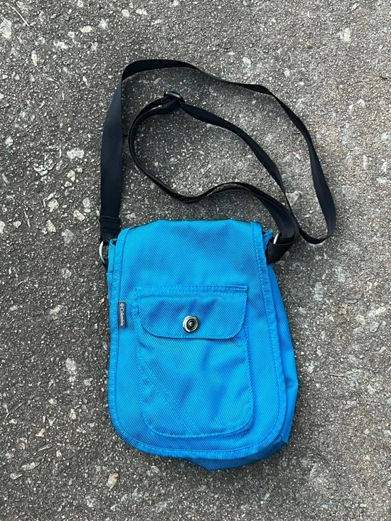 Columbia Blue Crossbody Bag - Picture 1 of 6